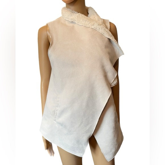 Marc New York Andrew Mark Cream Faux Fur Neutral Open Face Soft Luxe Vest - Picture 3 of 11